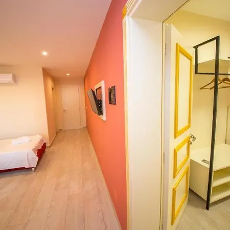 Hotel Laid Hotel
